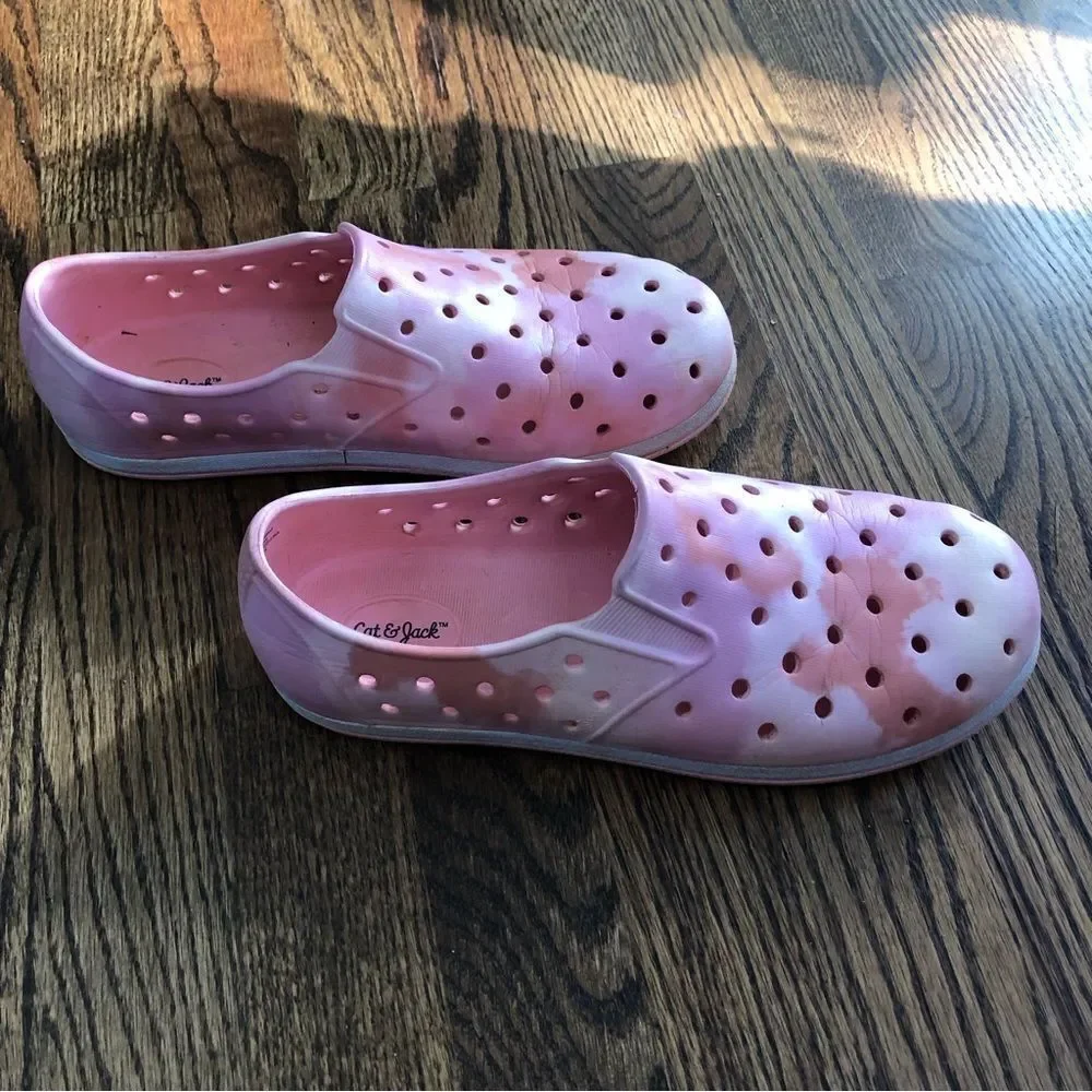 Cat &‎ Jack pink slip on summer shoes girls size 4/5